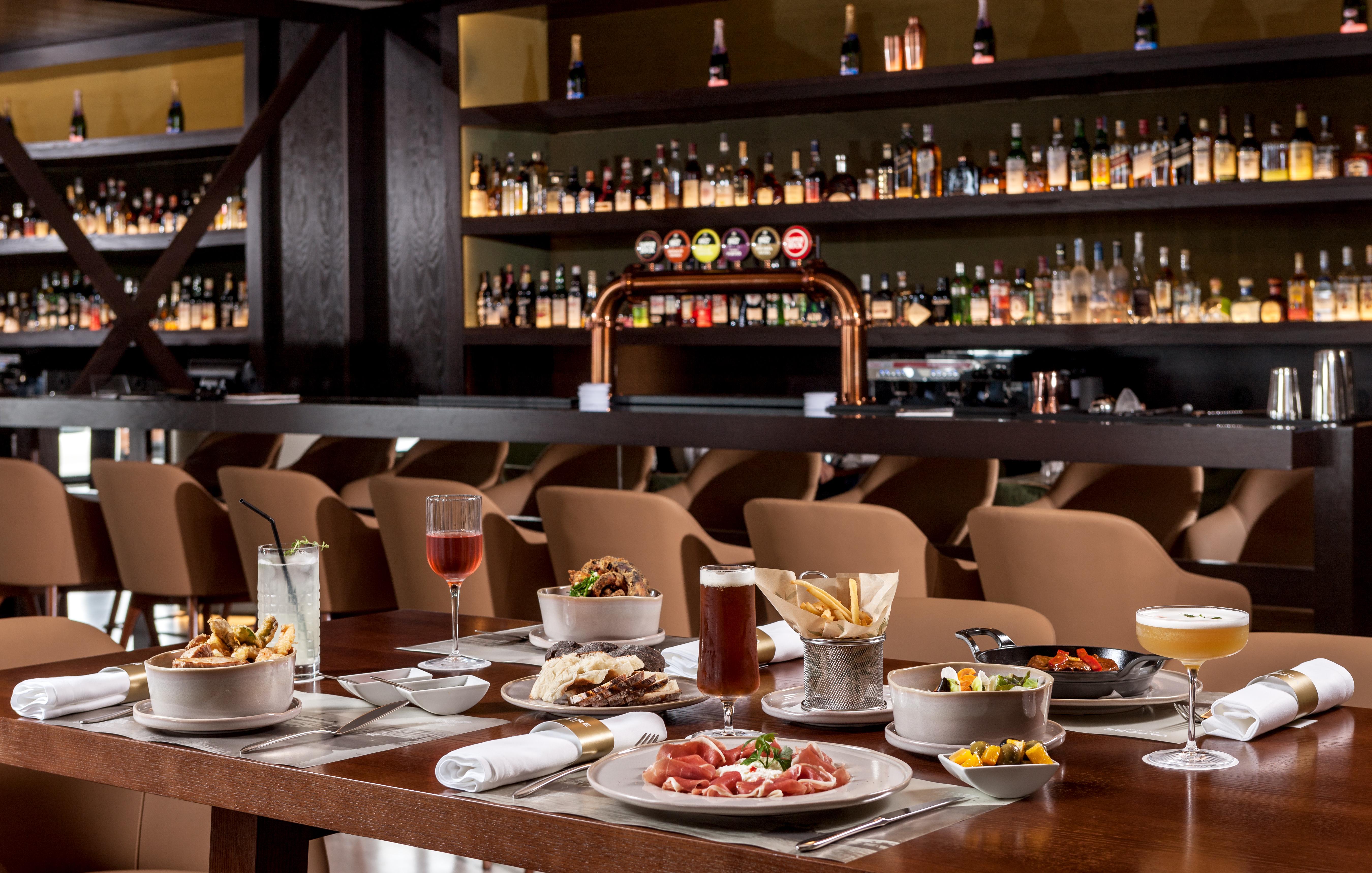 Grand Hotel Acores Atlantico Ponta Delgada  Ngoại thất bức ảnh The bar at the hotel