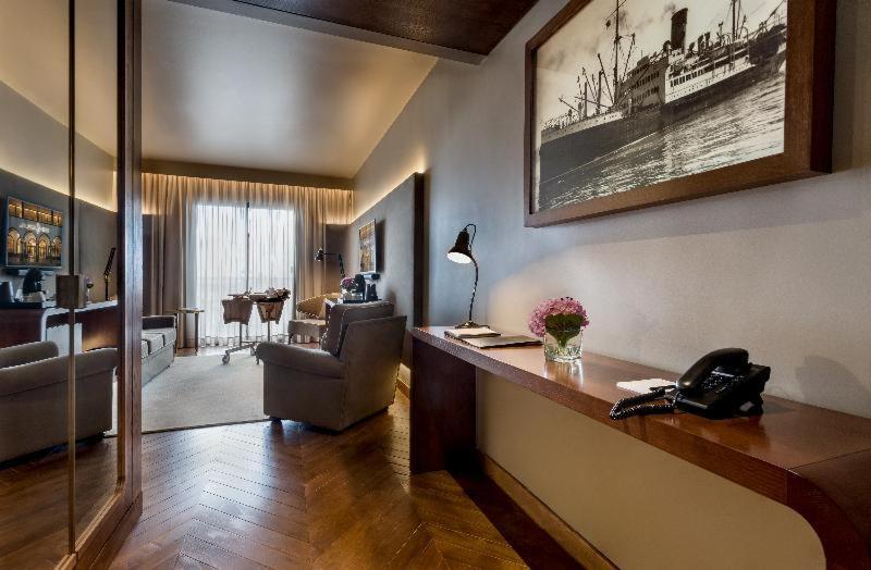 Grand Hotel Acores Atlantico Ponta Delgada  Phòng bức ảnh A suite at the hotel